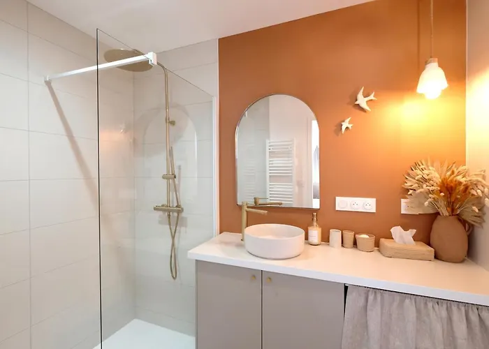 Appartement En Front De Avec Vue Imprenable Sur La Grande Des Sables D'olonne *